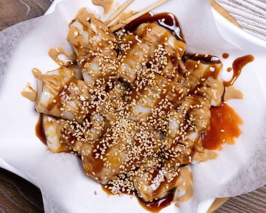 E4. Rice Rolls 即蒸混醬腸粉